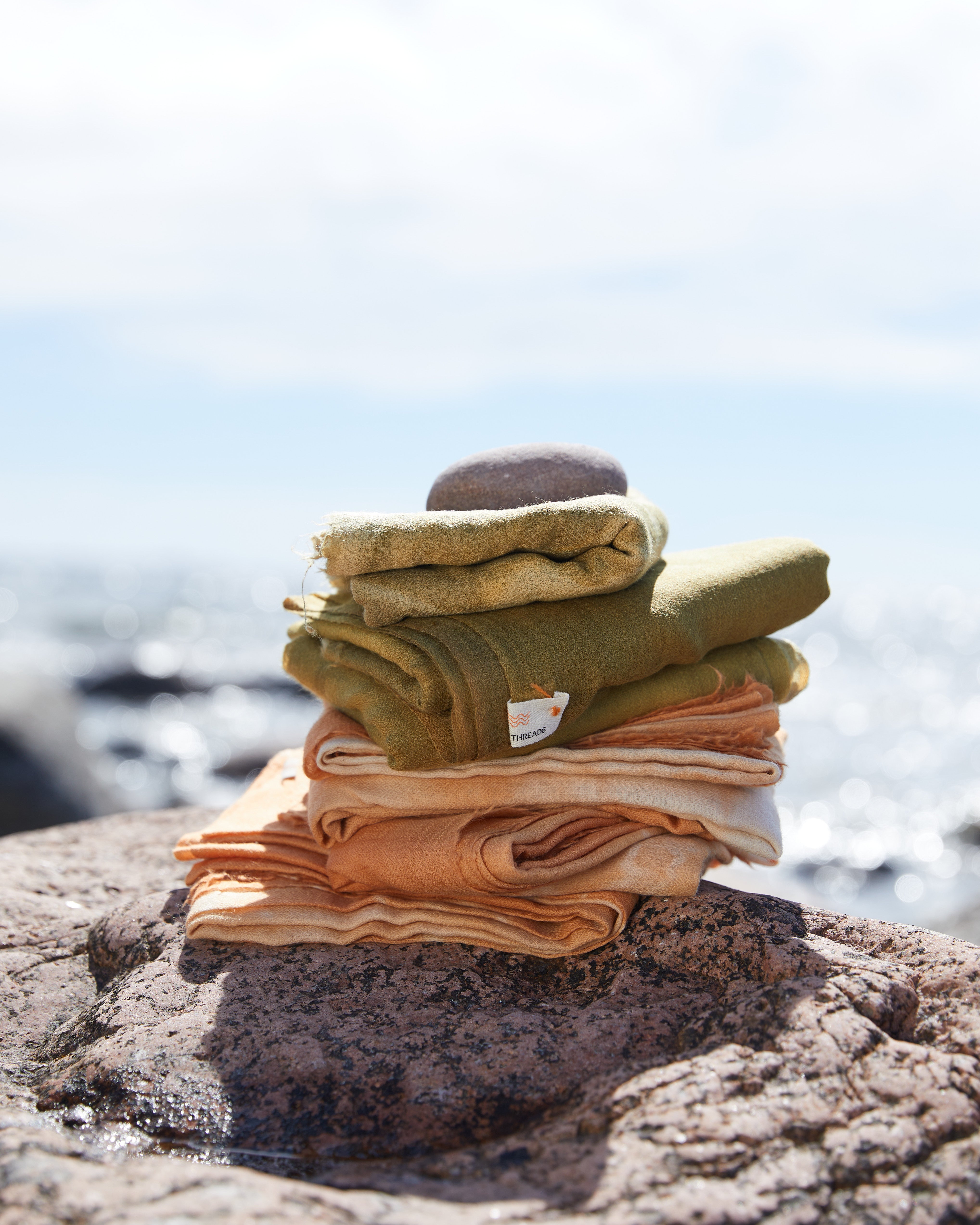 Yoga sjal i Ayurvediskt infärgad pashminaull – Dark Pine green
