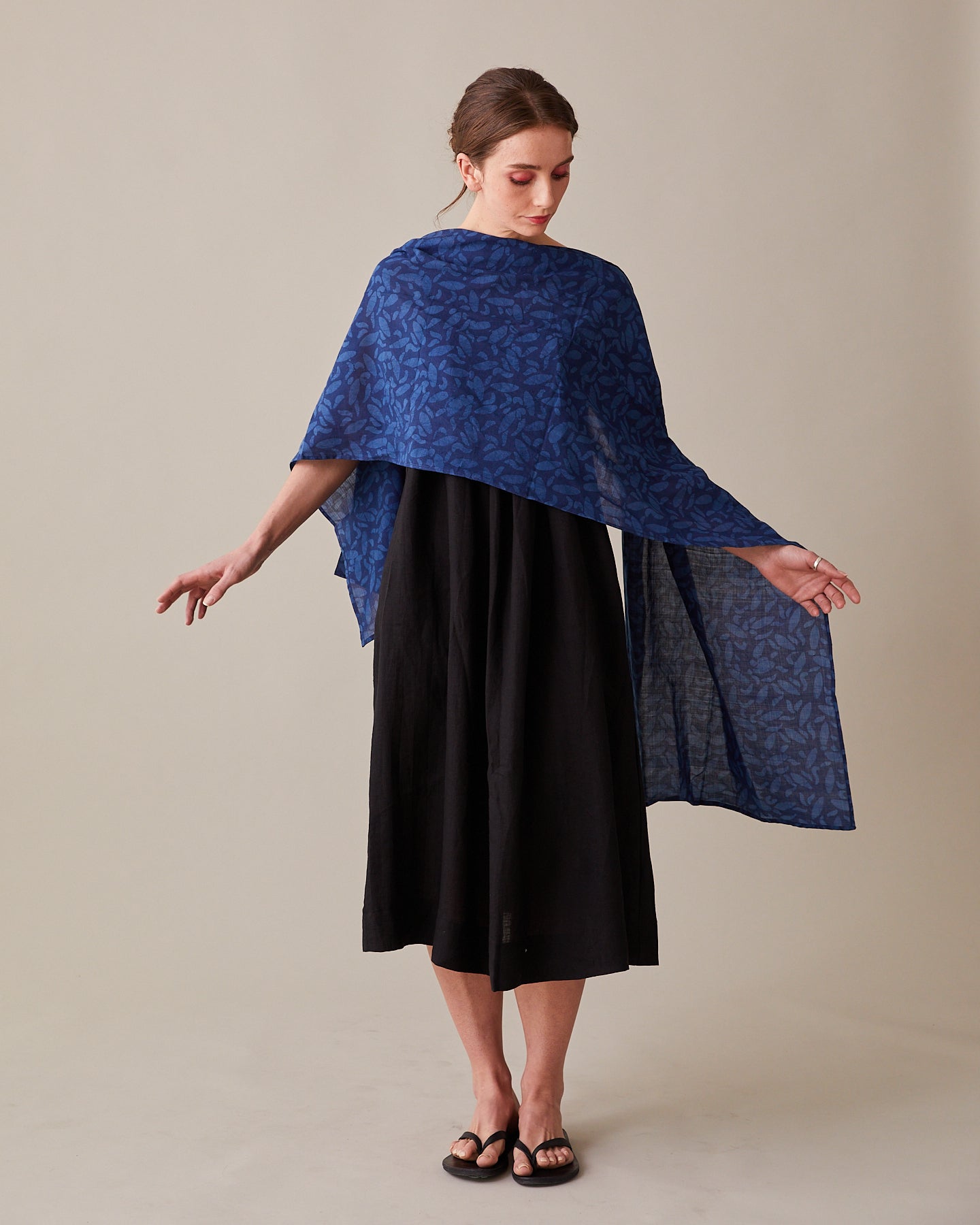 “Flower Meadow” – Indigo-dyed, Block-printed Cotton Shawl