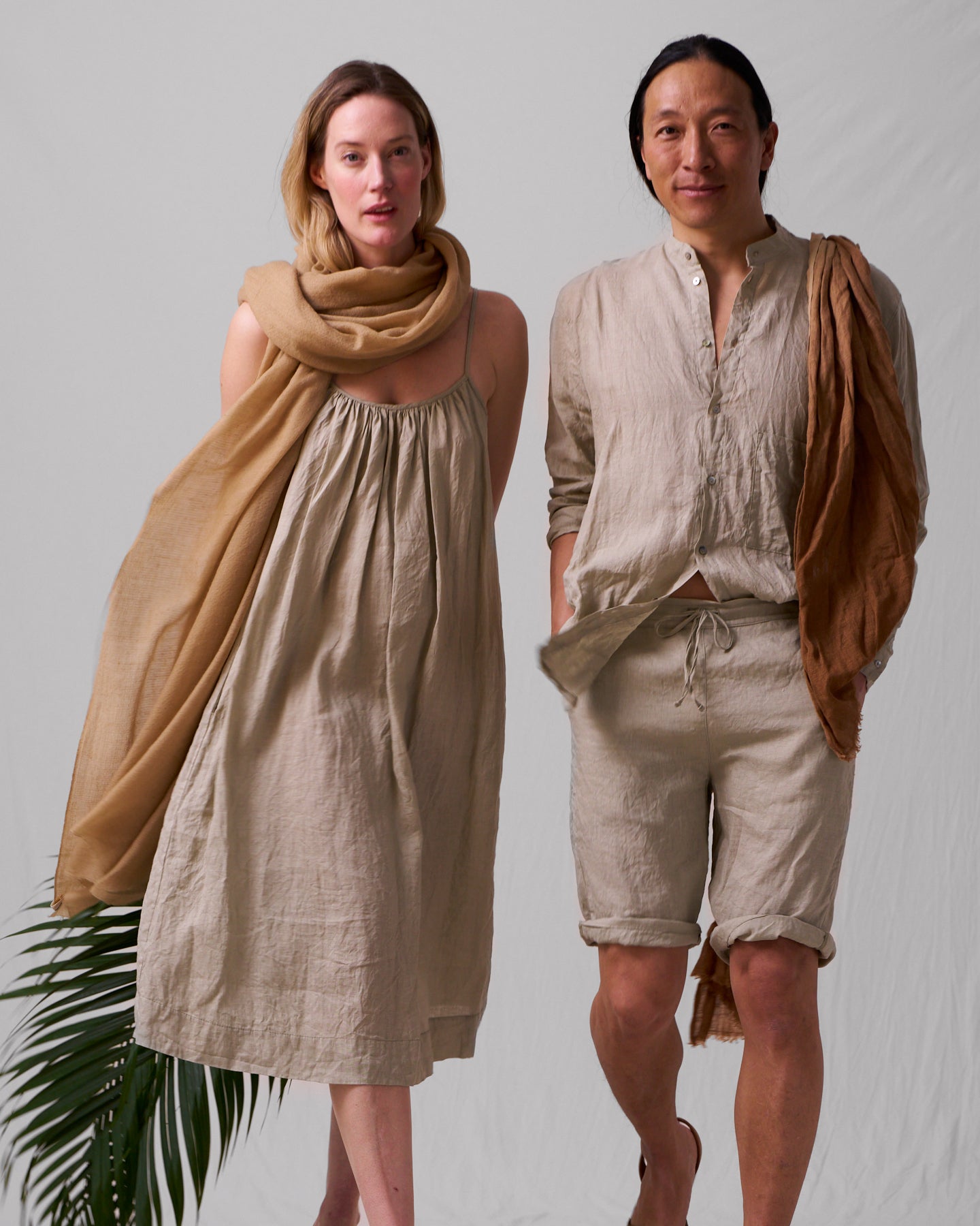 Shorts i härligt linne, unisex – khaki