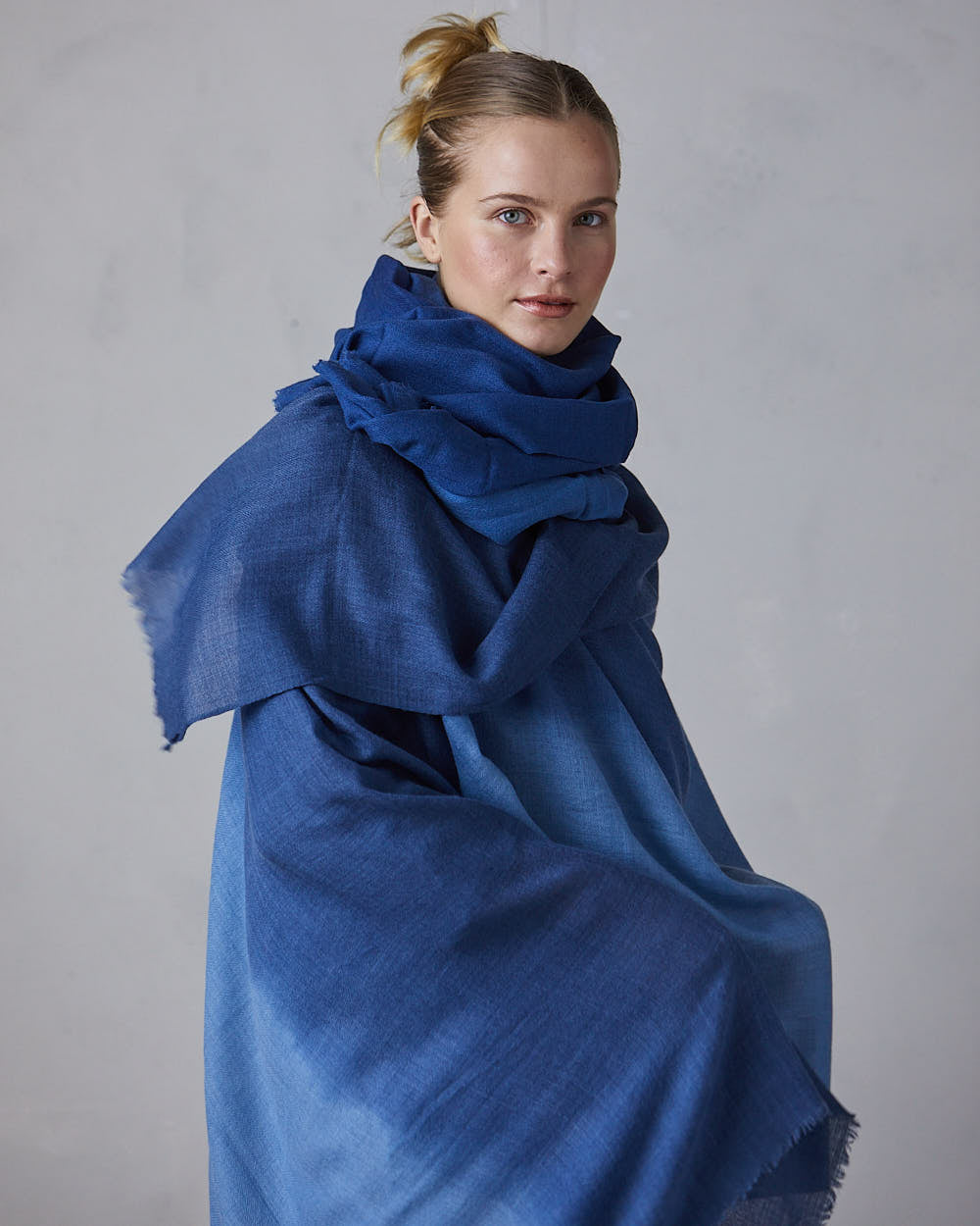 Big tinted Hand-woven Merino Shawl – Indigo Blue