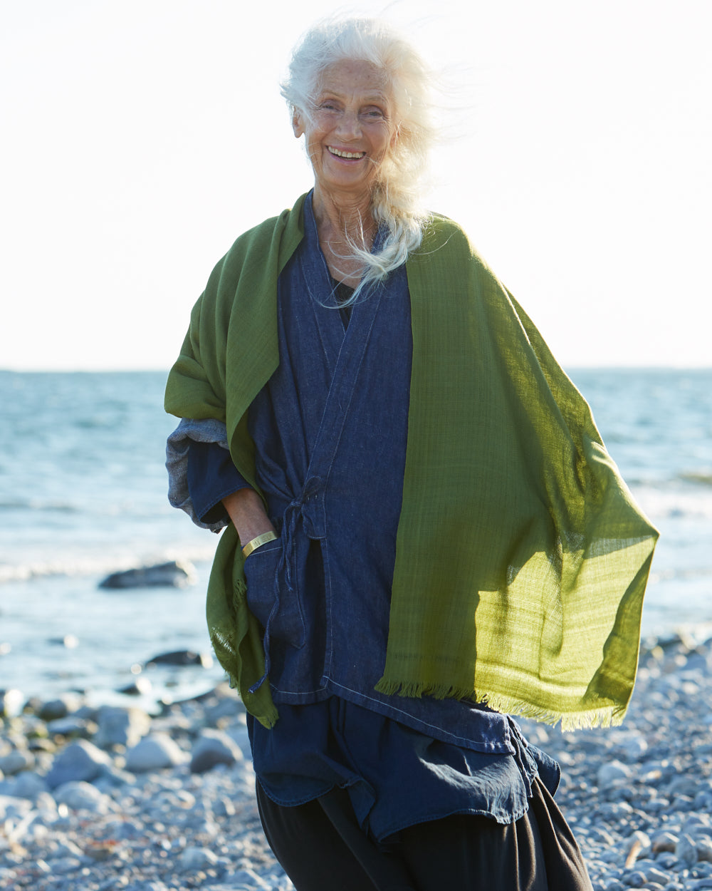 Pema West Bengali Merino Wool Shawl – Pine Green