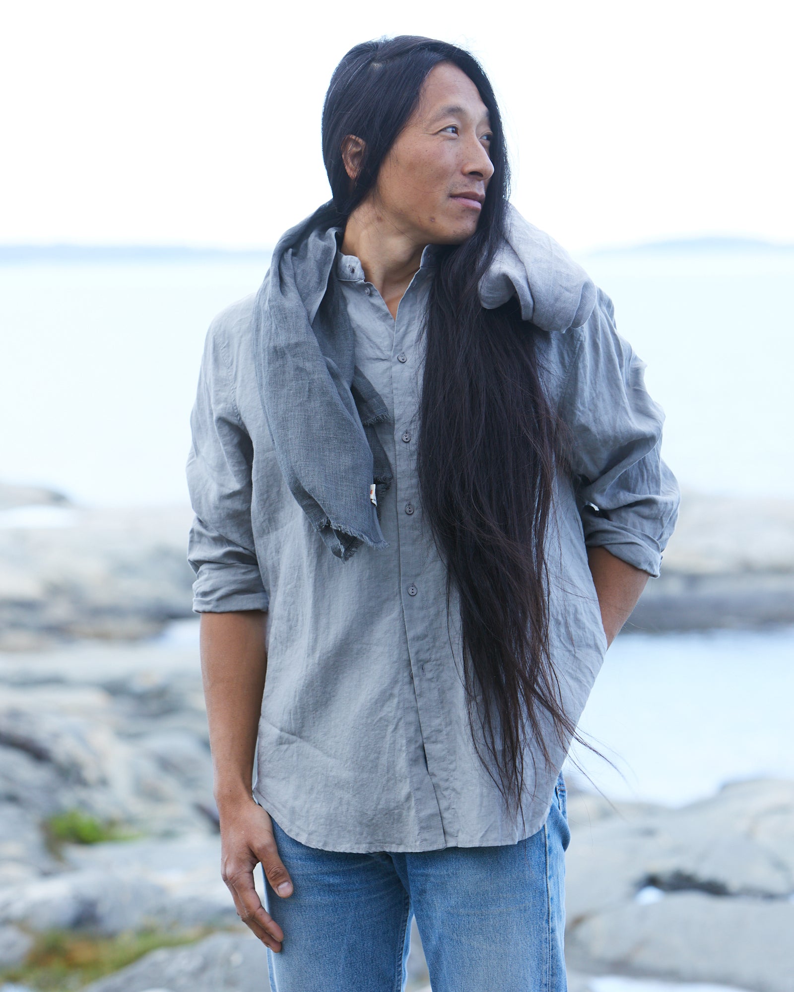 Tinted Hand-woven Linen Shawl – Grey Fog