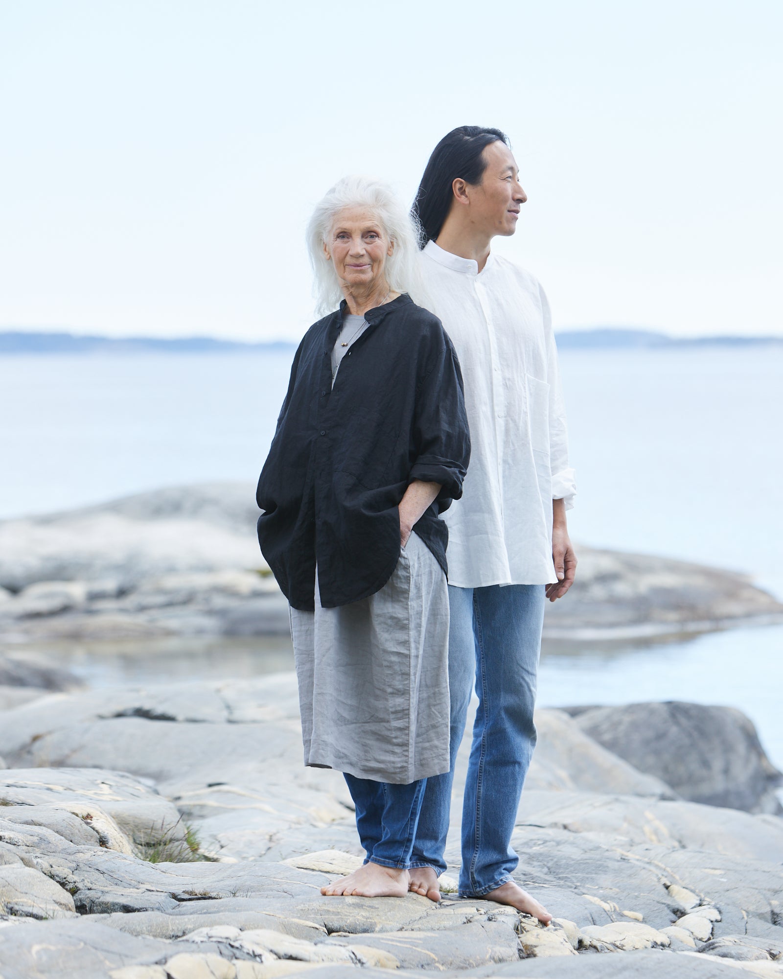 Rymlig murarskjorta i härligt linne (unisex) – vit