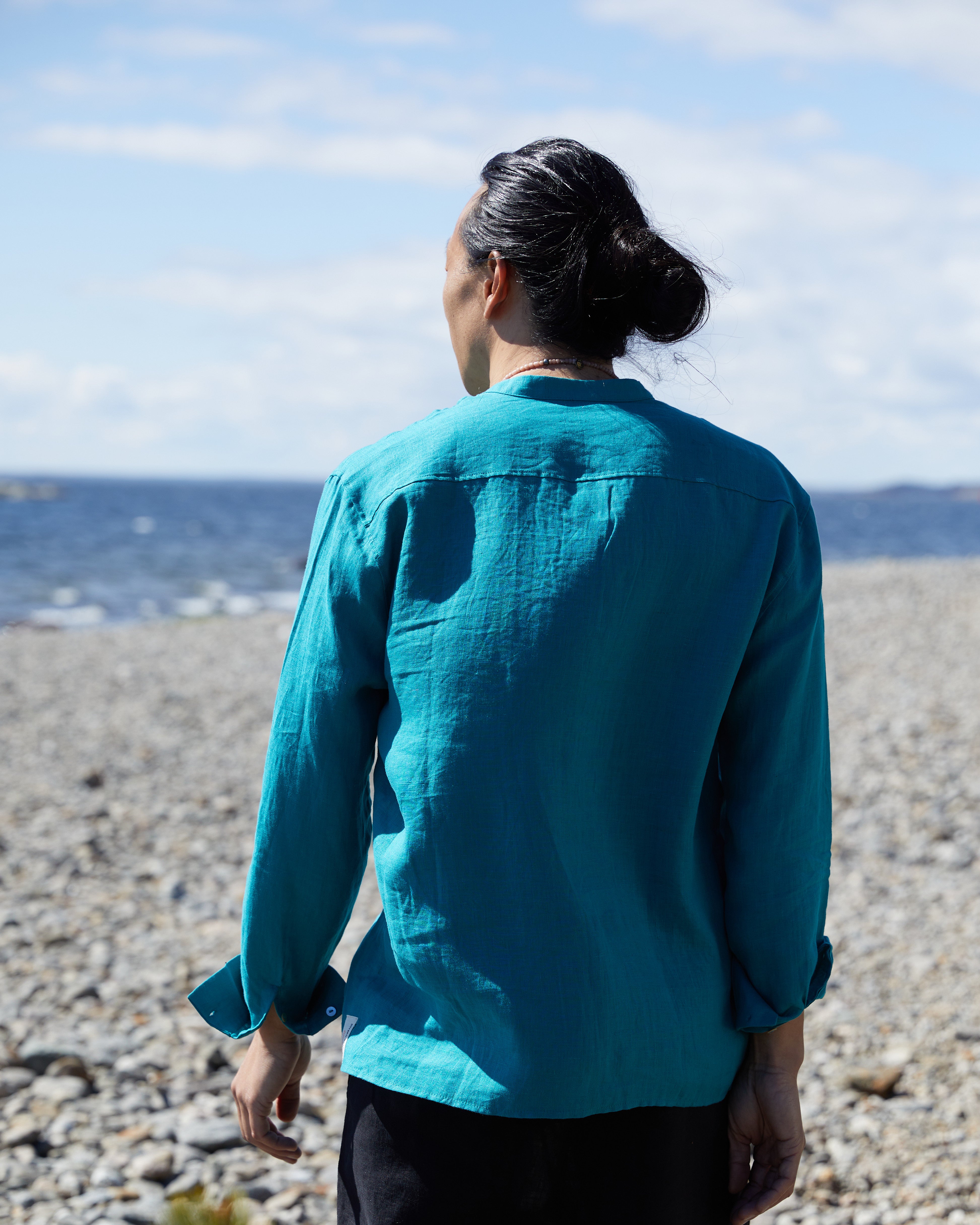 Klassisk murarskjorta i härligt linne (unisex) – Ocean Turquoise