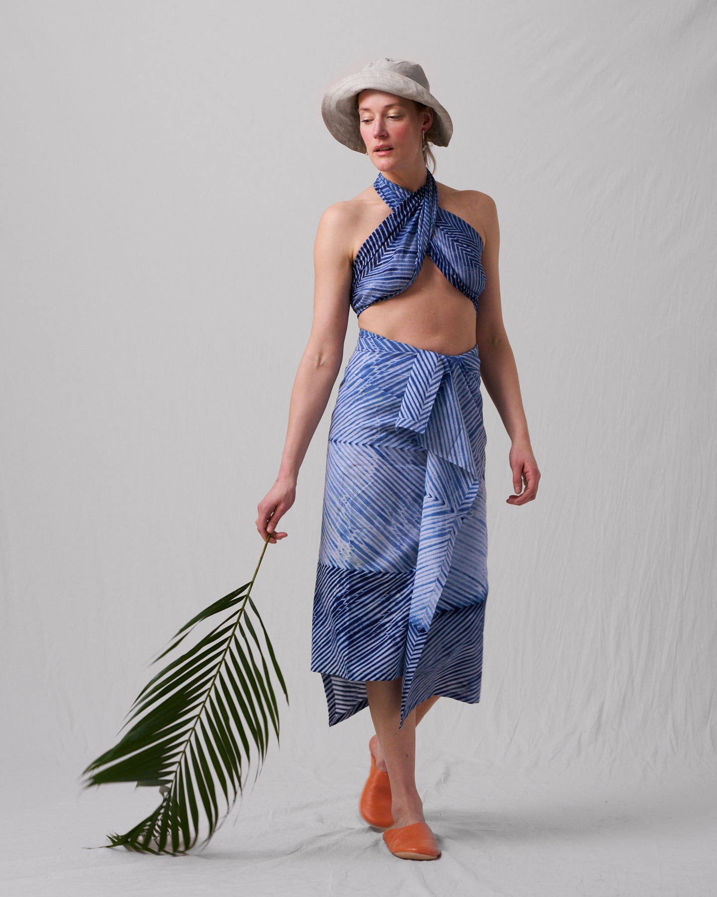 Sarong, naturally dyed in indigo or cashmere, cotton, knotted in Shibori
