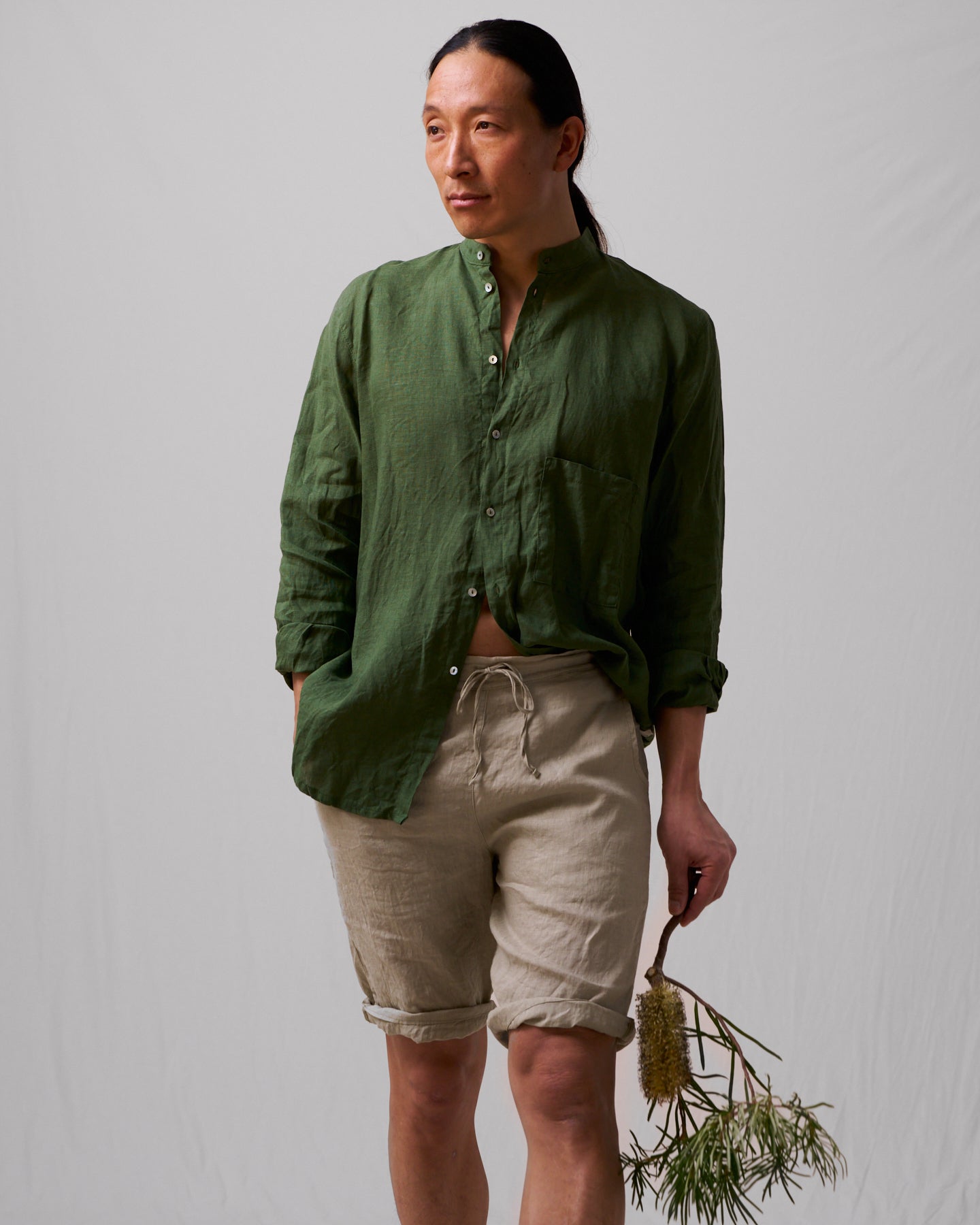 Roomy, Linen Banded-collar Shirt (Unisex) – Green
