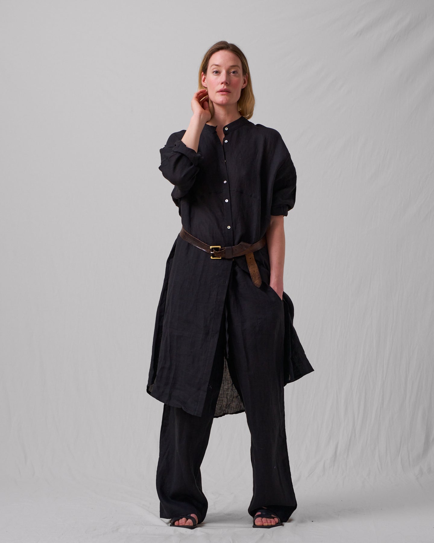 Long, Fine Linen Shirt – Black