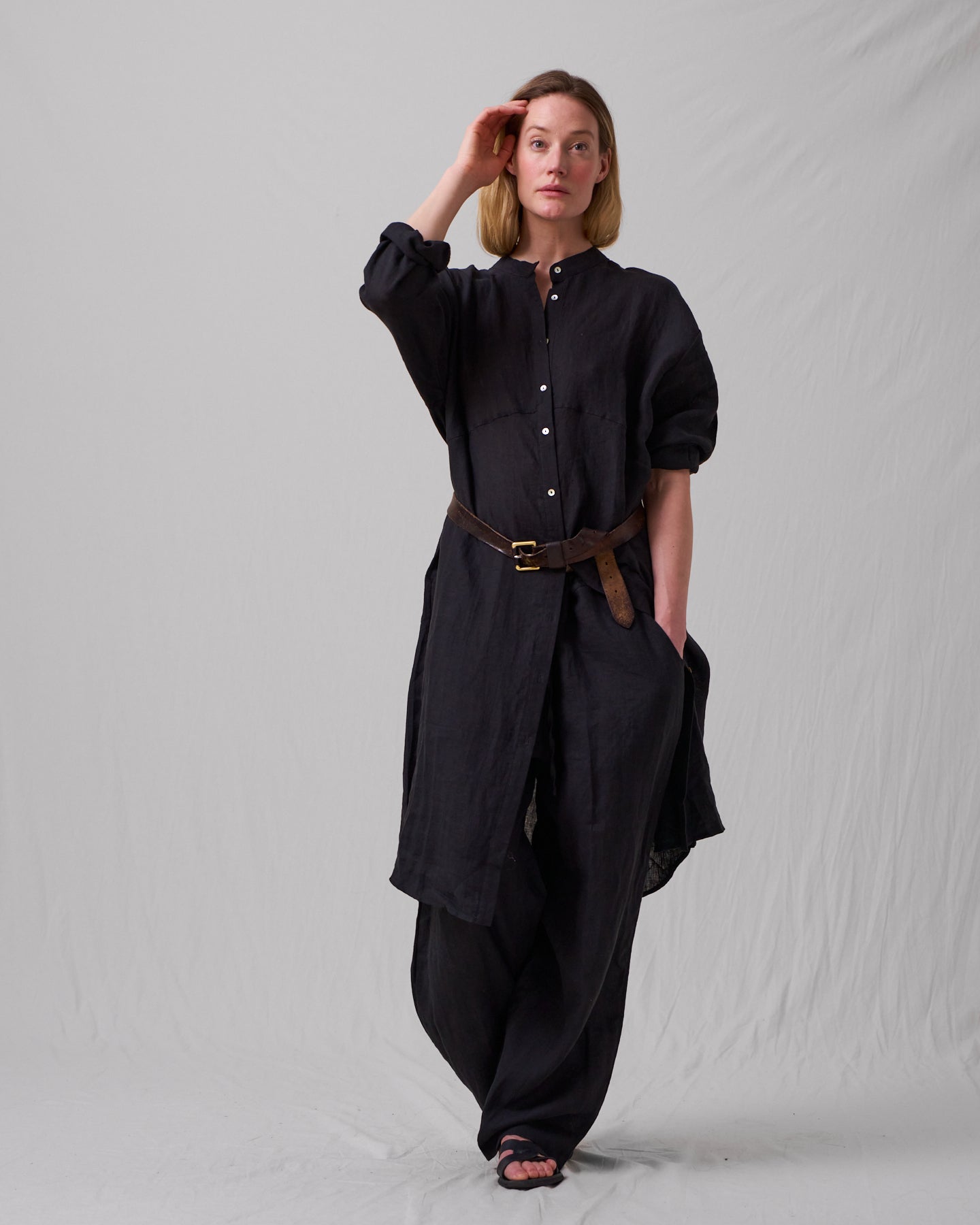 Long, Fine Linen Shirt – Black