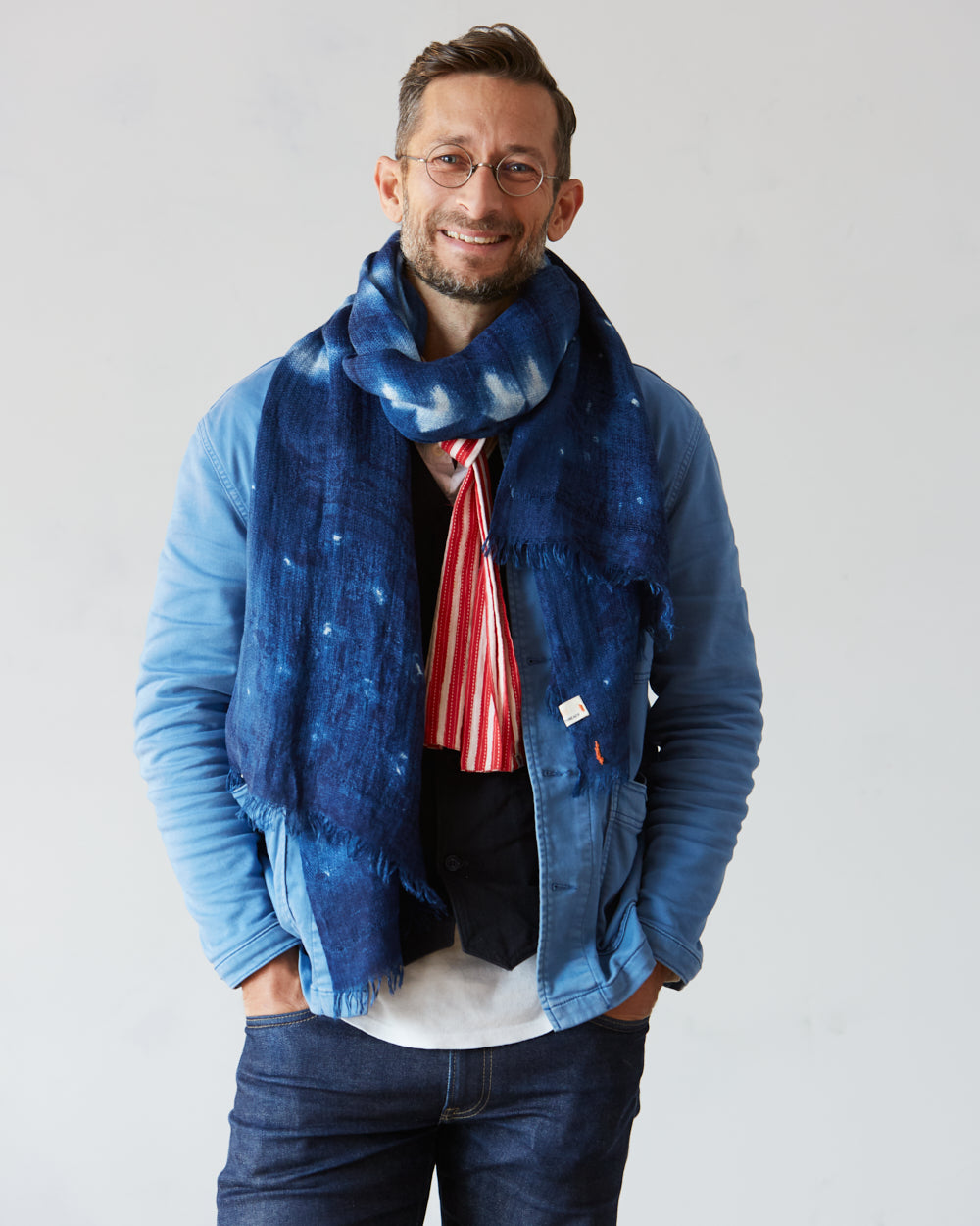Mica – Indigofärgad sjal i linne. Numrerad upplaga