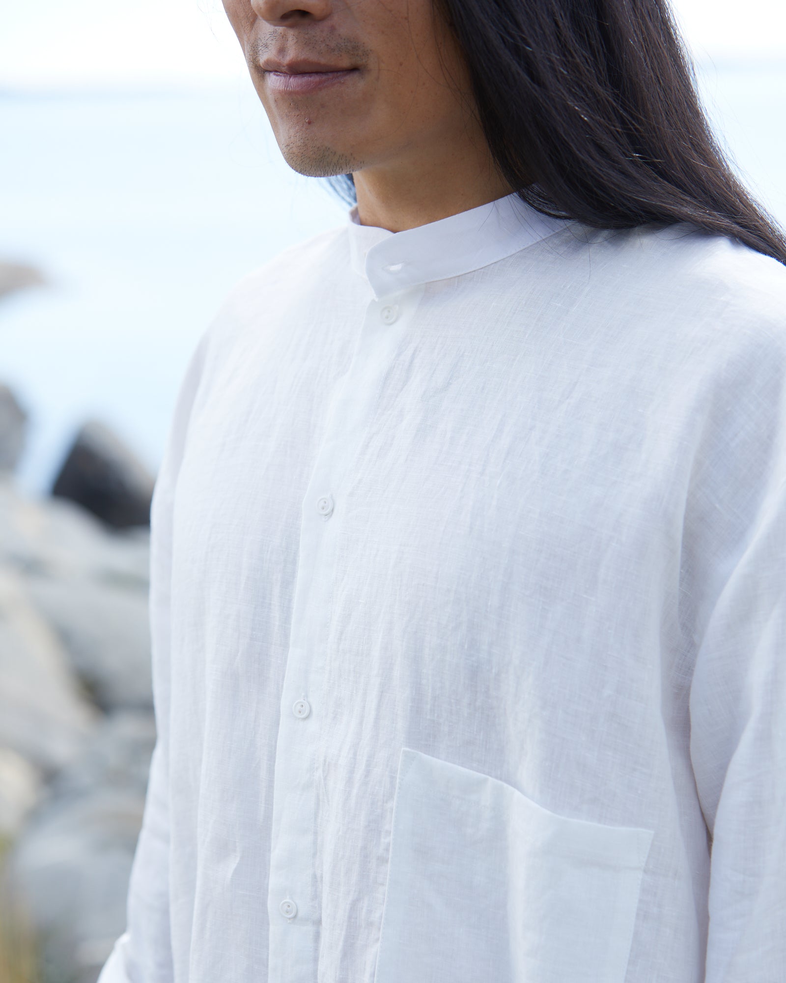 Roomy, Linen Banded-collar Shirt (Unisex) – White